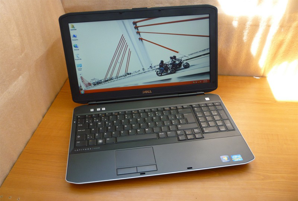 Laptop Dell Latitude E5530 | Core i5-3210M | RAM: 4GB | Ổ cứng: 320GB