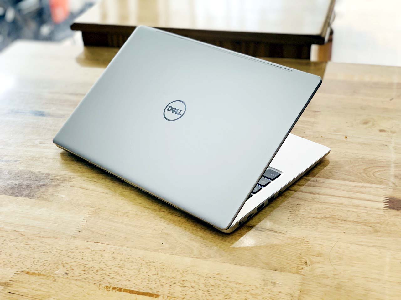 DELL INSPIRON 7370 | Intel Core I7 8550U | 8GB | 256GB | FHD