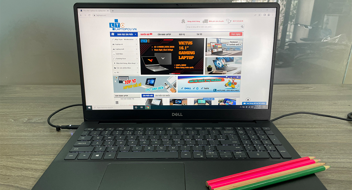 DELL Inspiron 7590 4K | Core i7-9750H | 8GB |Nvidia GTX 1650 | SSD 256GB| 15,6inch 4K